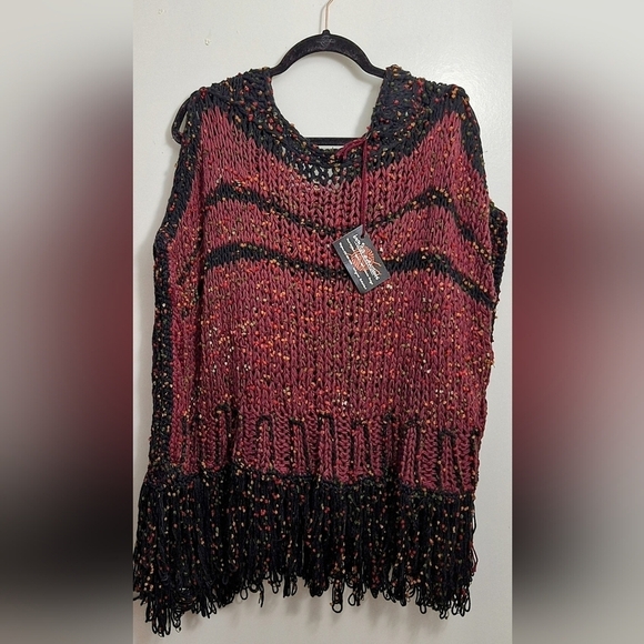 NWT One-Of-A-Kind Knitted Hooded Cold Shoulder Sleeveless Sweater With Fringe - Picture 5 of 9